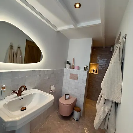 Bed and Breakfast Blush 3*